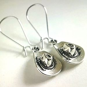 New 💕 🤠 Cowboy hat .earrings 🌽 silver plated.country Living.